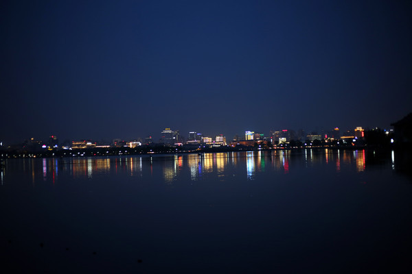 ҹ��������