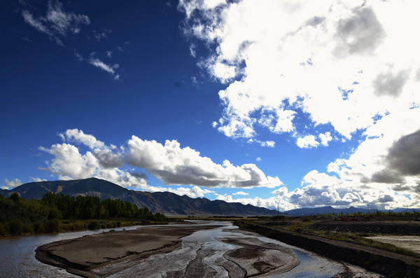 ���غ���