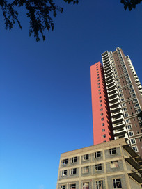 �������½��ĸ�¥