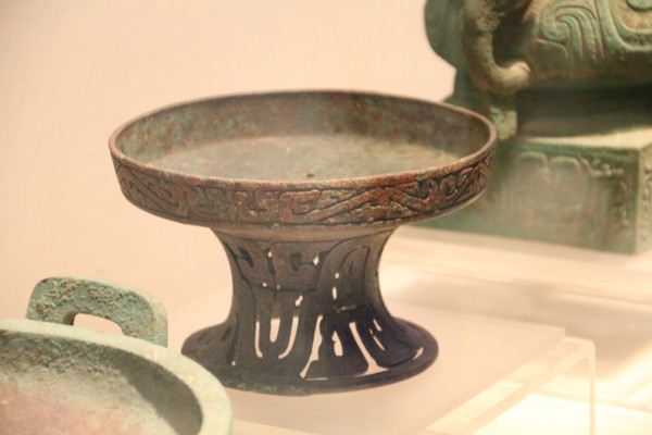 ��ͭ͸������������