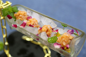 �������