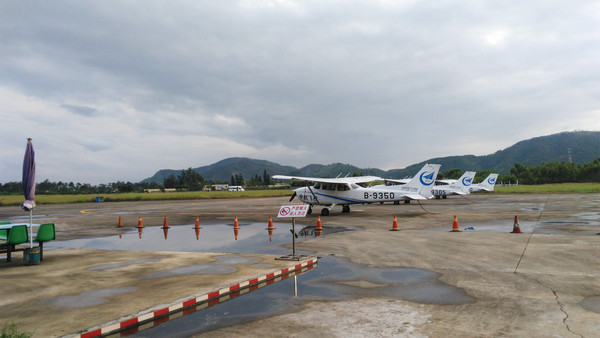 �����ϵķɻ�