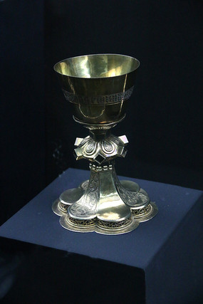 �������Ǵ����񻨵�̨