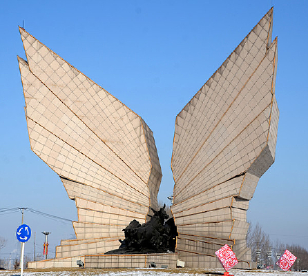 ���е���