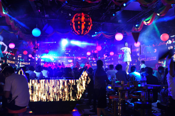 �ƺ���̵�ҹ����