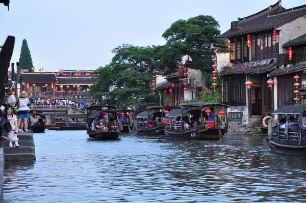 �����غӽ���Ⱥ