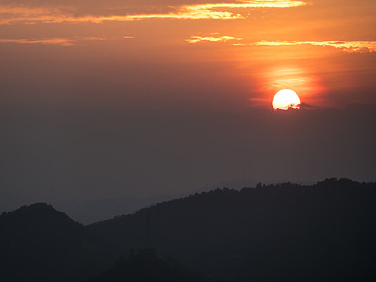 ���ݸ߰�ɽ������