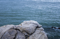 ���߲�ɣ����ʯ