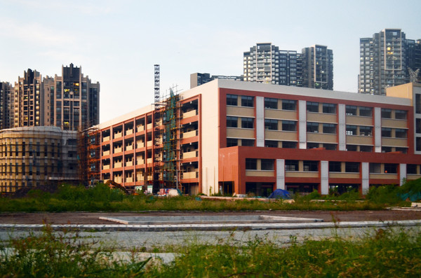 ��ɫ��¥����