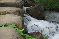 é�Ҳ�ʯͷ�����ٲ�