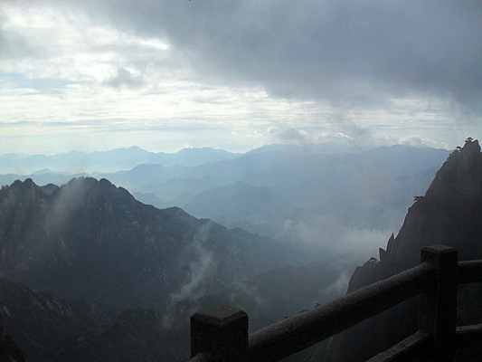 ɽ������