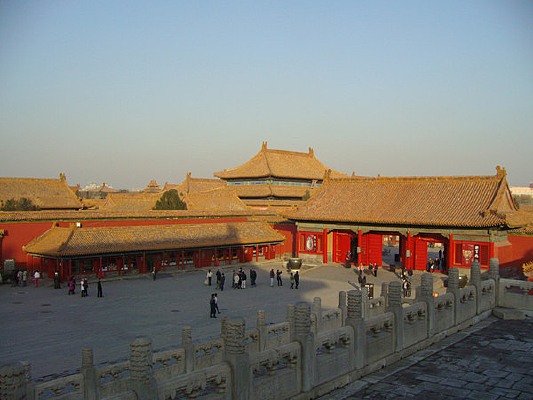 �ʹ���ʷ����