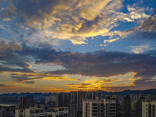 ��ϼ�еĸ�¥