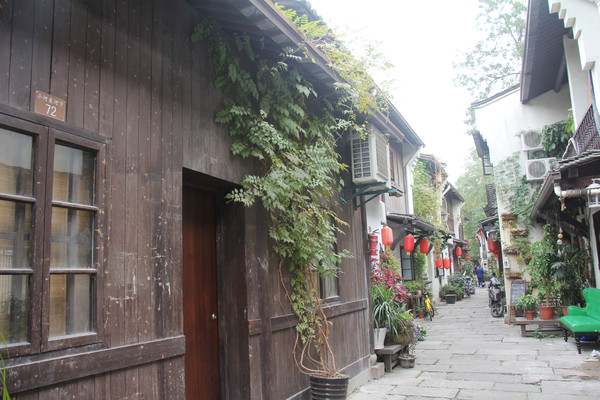 ����С��ֱ��ľ����־�