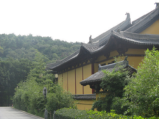 ��ɽ·�ߵĻ�ɫ����