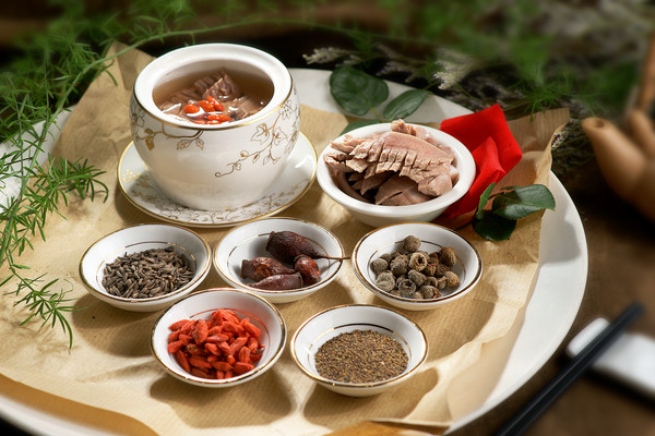 ����������