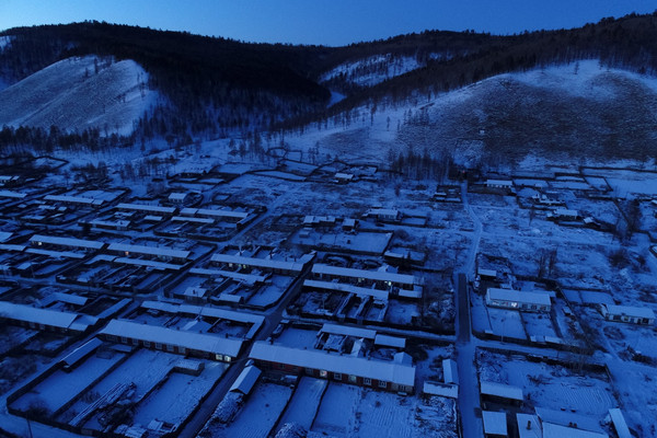 ɽ���˼�ѩҹ �����ģ� 