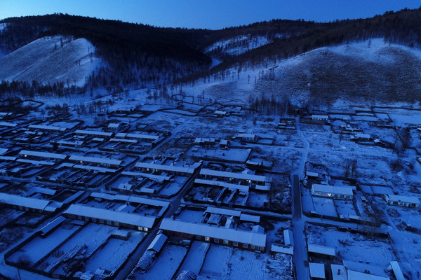 ɽ���˼�ѩҹ �����ģ� 