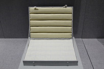 ���ﱣ����������ֽ��ϻ