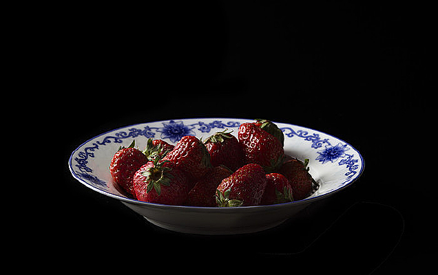 �໨�����еĲ�ݮ