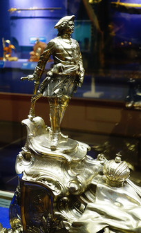 ����վ��Сͧ�ϵı˵�һ������