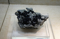 ����ĸ��������ʯ 