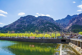 ���ſڳ��Ǻ�ˮ��԰�ɽ��