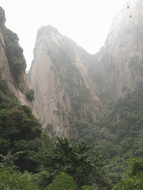 ��ɽ����