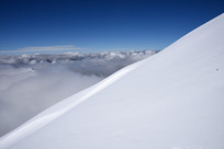 �Ĺ���ɽ�����ѩɽ���ƺ�