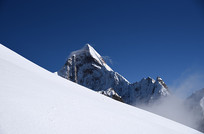 �Ĺ���ɽѩɽ��ɫ