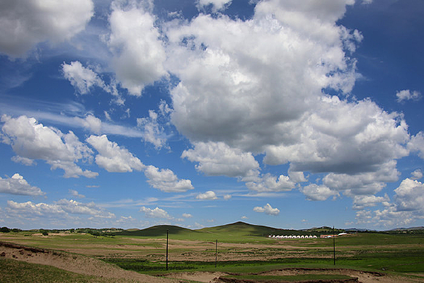 ���ɲ�ԭɽ�µĵ�ò