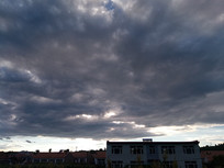 �����ϵ�һƬ�ںڵ���