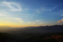 ɽ���ϵĲ�ɫ����