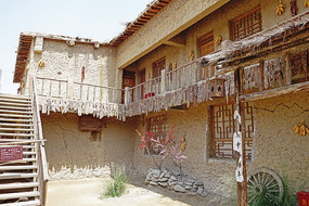 ����Ӱ�ӳǴ�կ��ͳ��¥ 