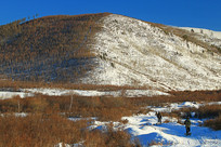 ���˰��뽼��ѩɫɽ��