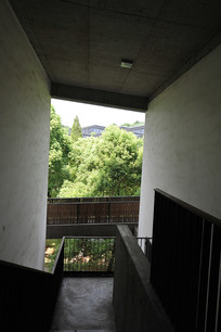 ��ɽ��Ժ��ѧ¥����