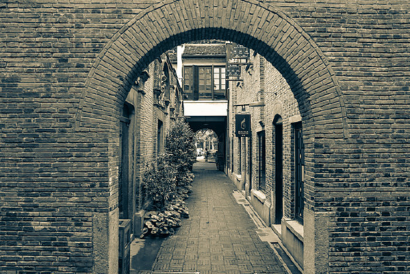 ���Ϻ�����