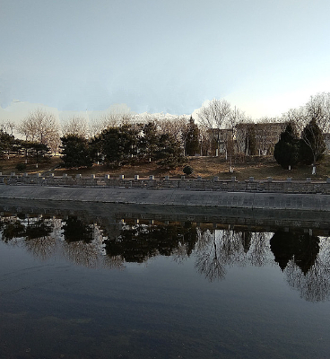 ���϶���