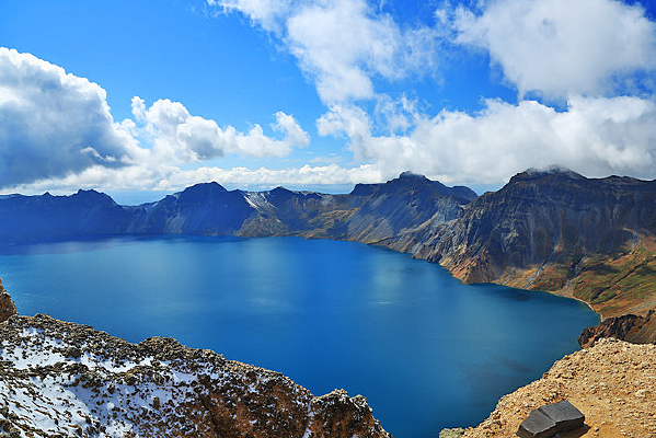 ��ɫ�ĳ���ɽ��� 