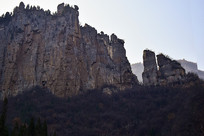 �ߴ��ʯͷɽ��