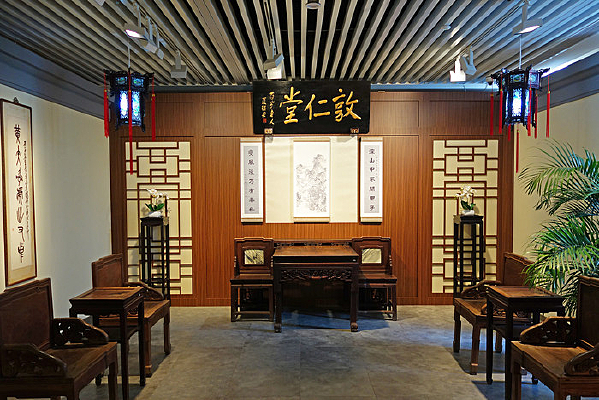 ����Ҧ��ʾӶ������ھ���ԭ