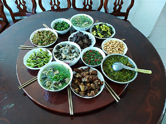 ʯ����Ұ����˵�һ����ҹ��