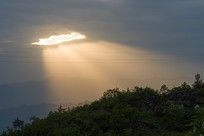 ��ɫ������ɽ�ֵ�Ү�չ�