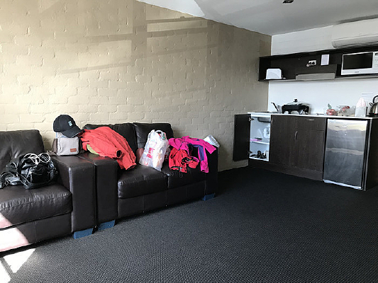 ���޿���