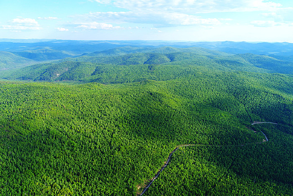 ���˰���ɽ�����־���