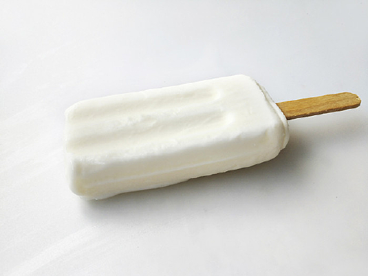 ��ɫ����