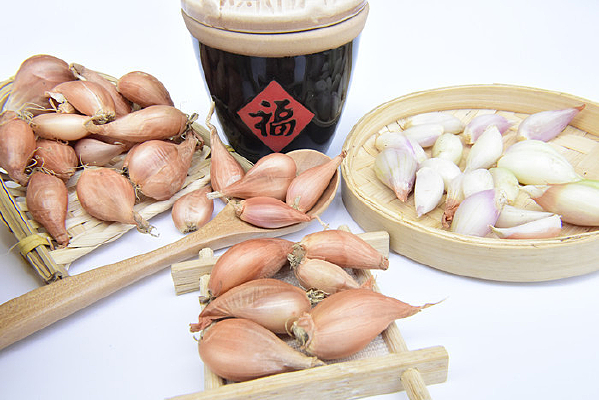 ��ɫ���ӵĻ��ͷ��д