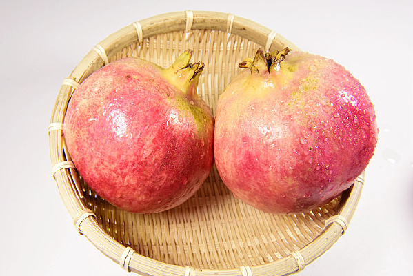 ��֬��ɫ��ʯ��