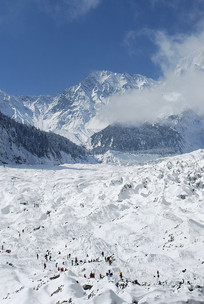 �Ĵ����ݹ�������ɽѩ��