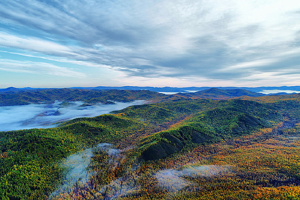 ���˰����＾ɽ���ƺ�